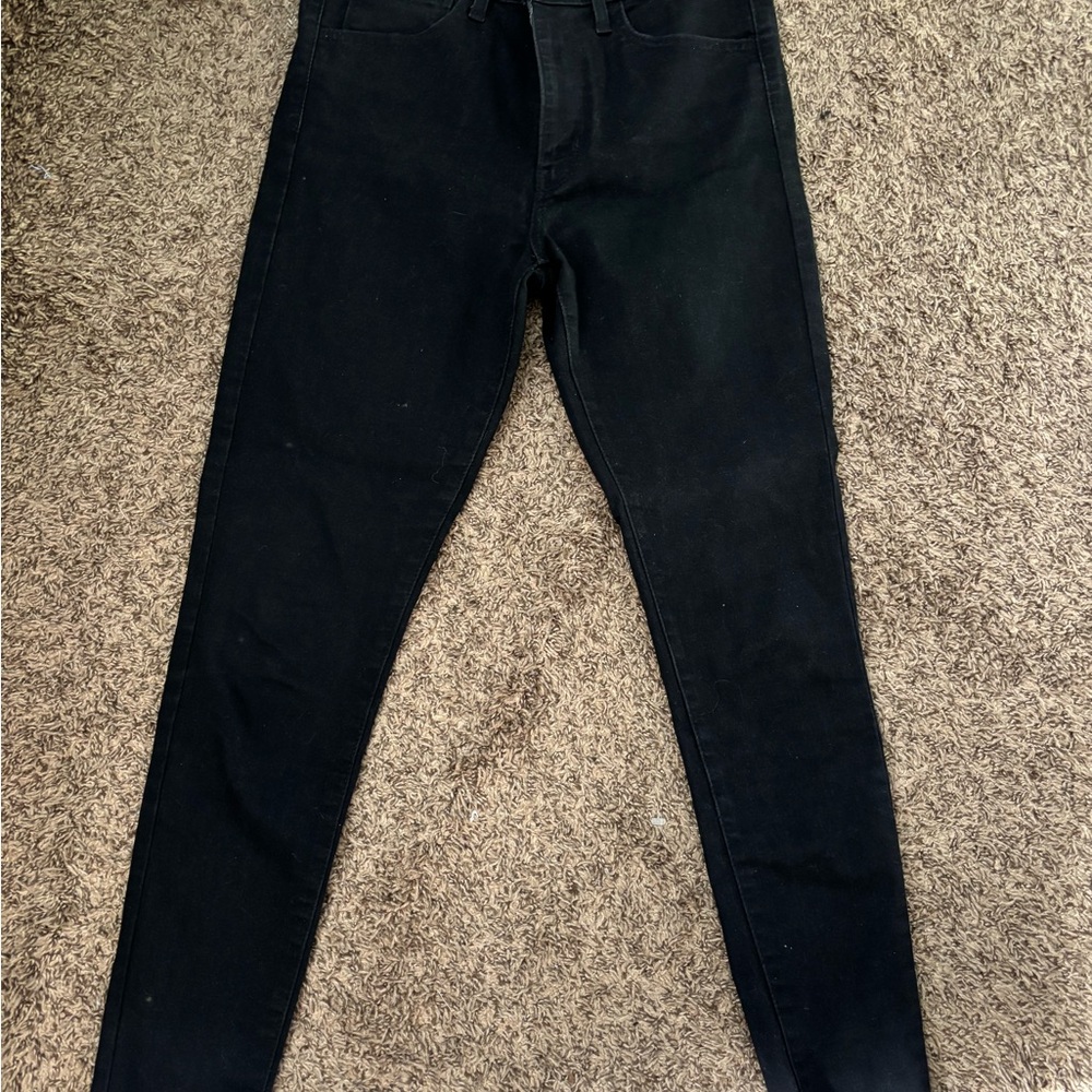 Women’s Black Levi Jeans